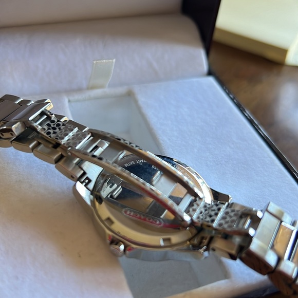 EUC Coach Silver Signature Link Stainless Steel Band Watch - Picture 13 of 16